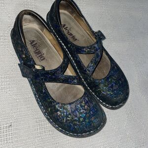Alegria Women’s Platform Flats Size 38 U.S. 7 M Blue Shimmer Going Out Party Fun